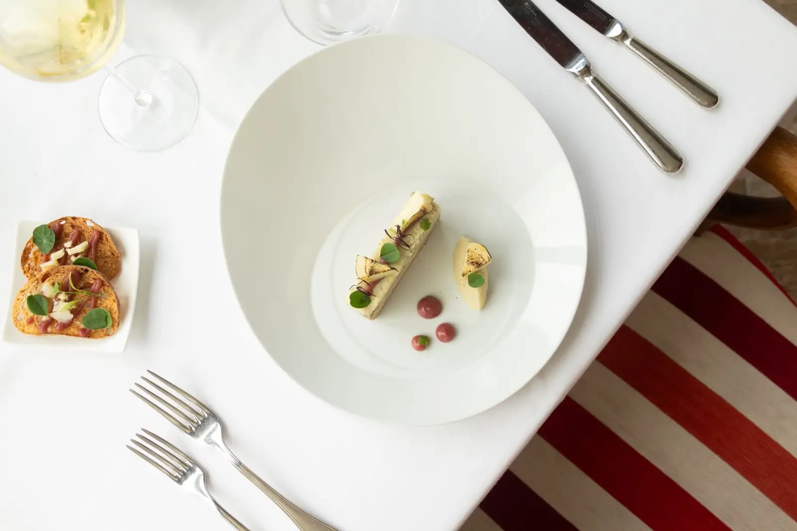 Fine dining at Vesuriresorthouse 